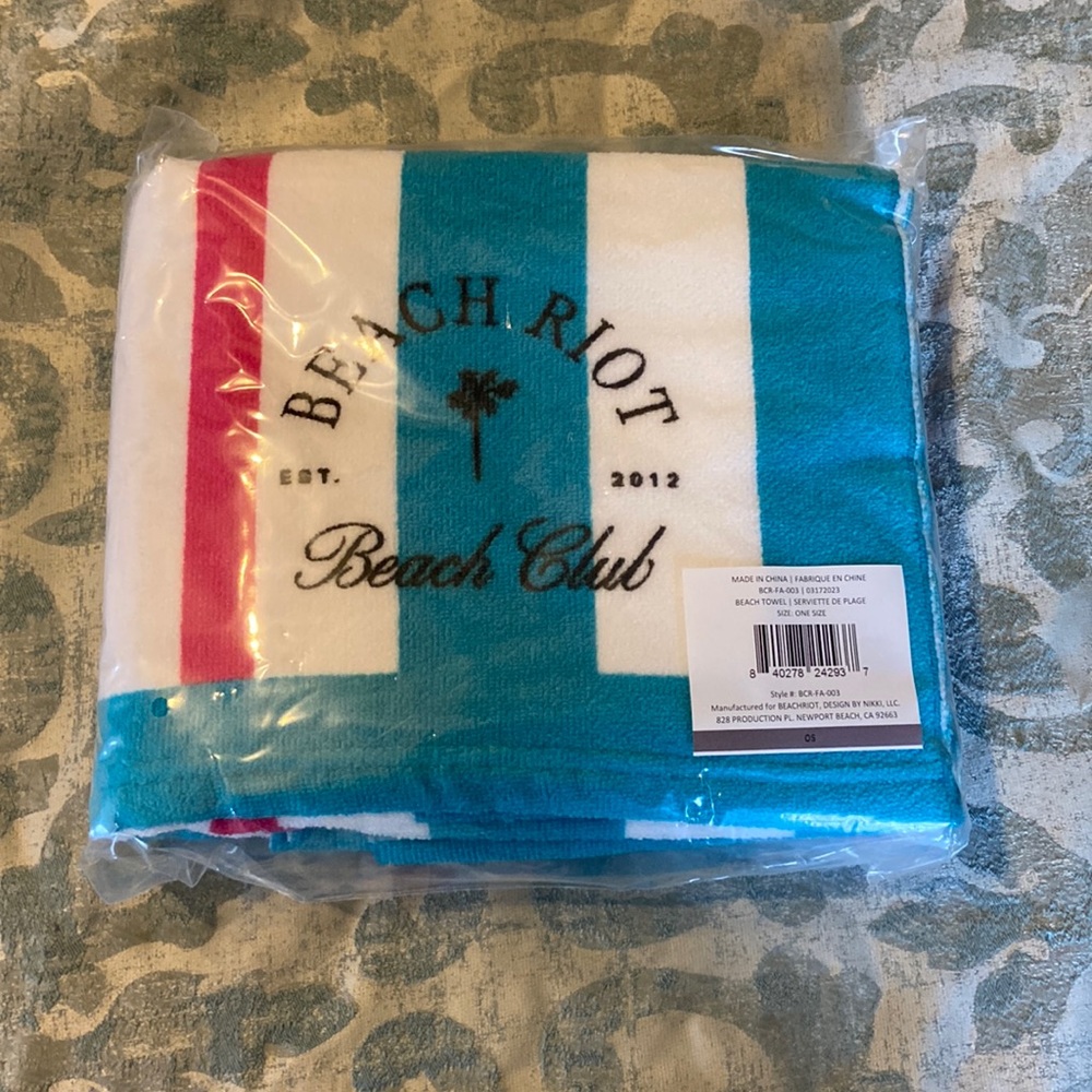 Beach riot beach club stripe towel brand new in package